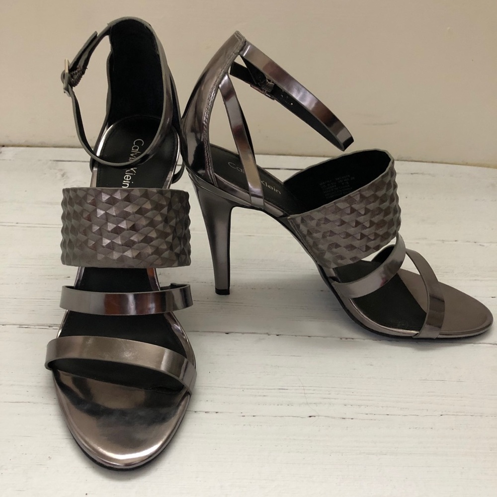Metallic Silver Heel Size 9